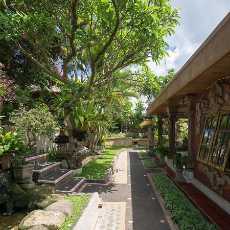 Nuaja Balinese Guest House Ubud  Exterior photo