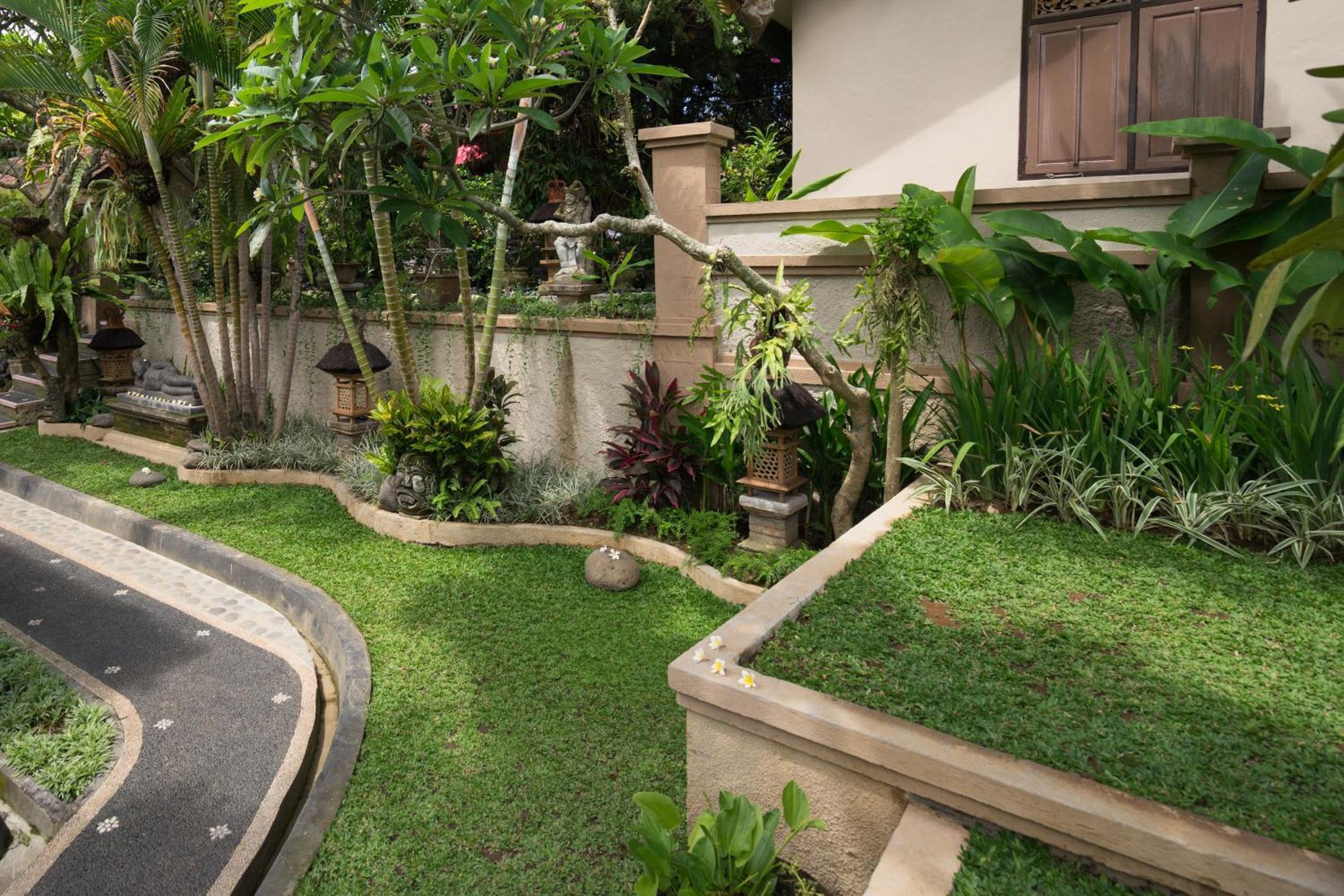 Nuaja Balinese Guest House Ubud  Exterior photo