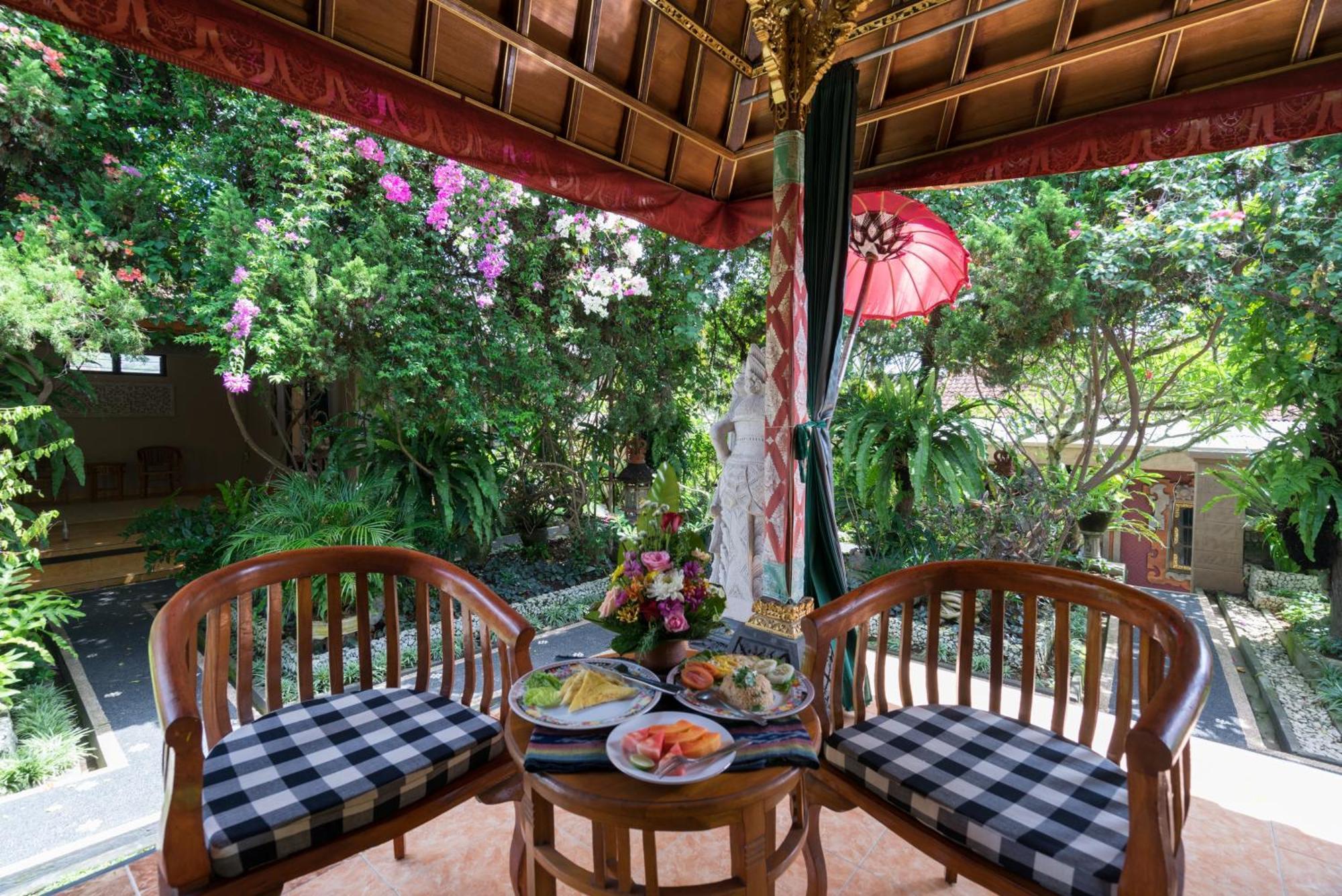 Nuaja Balinese Guest House Ubud  Exterior photo